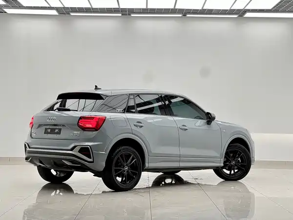 Audi Q2L 2023