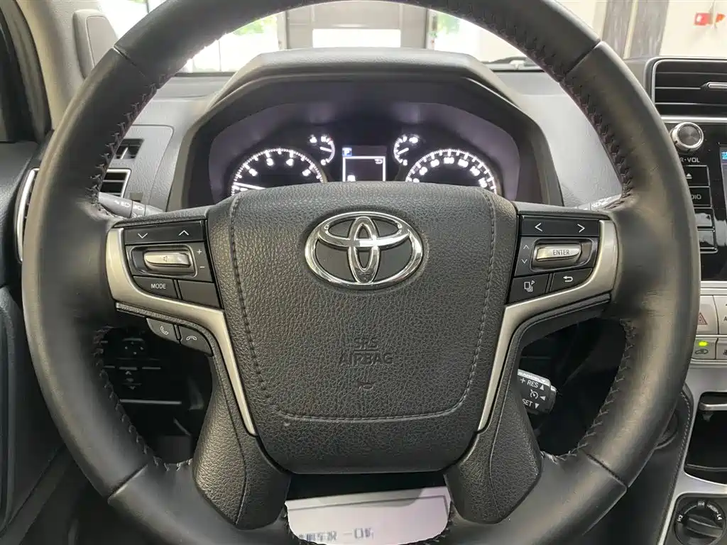Toyota Prado 2019 — фото 16