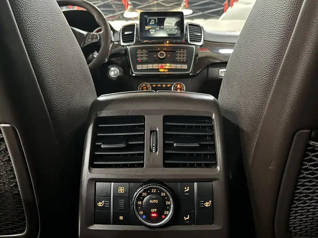 Mercedes-Benz GLS 2018 — фото 11