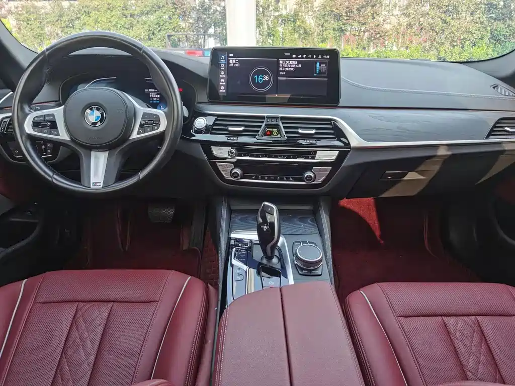 BMW 5 Series New Energy 2021 — фото 13