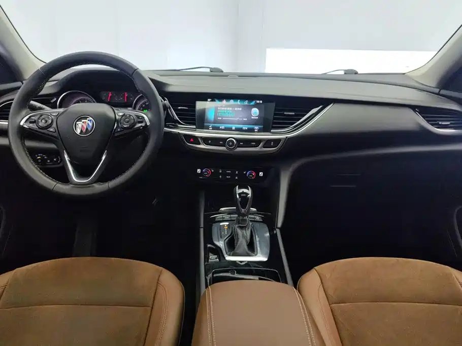 Buick Regal 2018 — фото 12