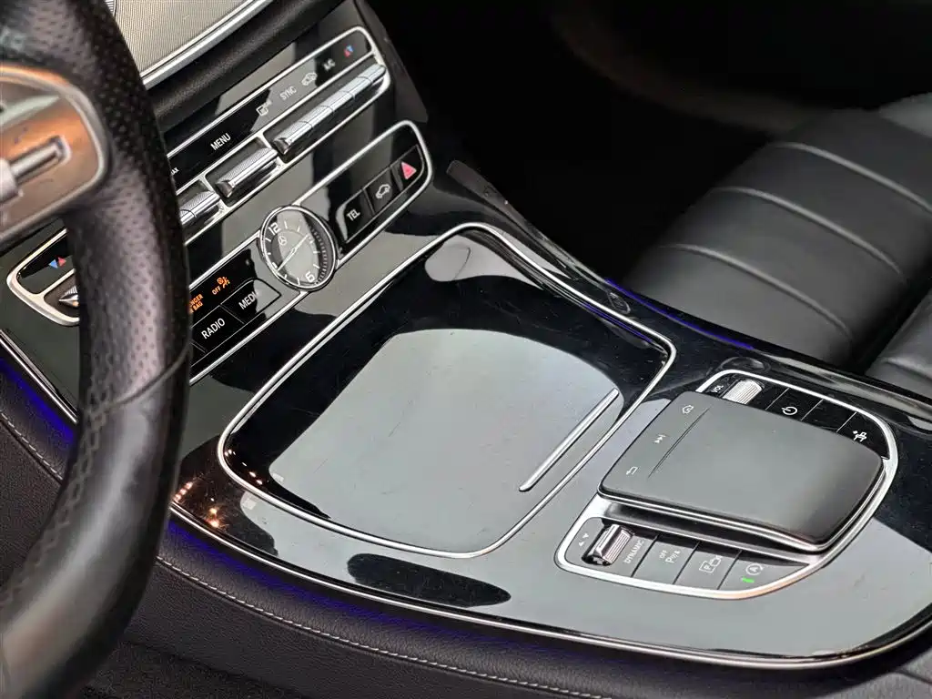 Mercedes-Benz E-Class 2019 — фото 11