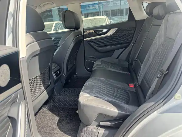 Hongqi HS5 2022