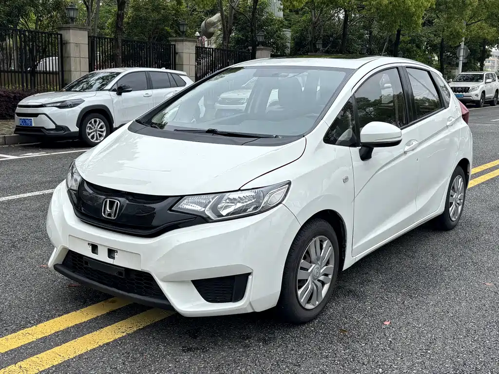 Honda Fit 2017 — фото 1