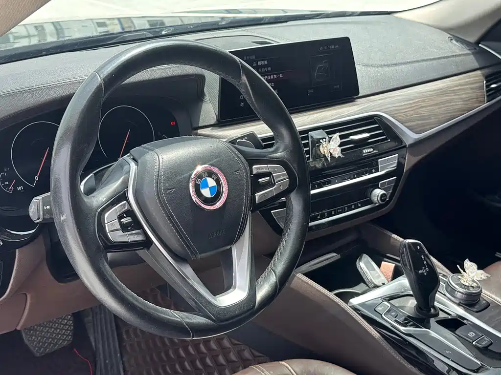BMW 5 Series 2019 — фото 4