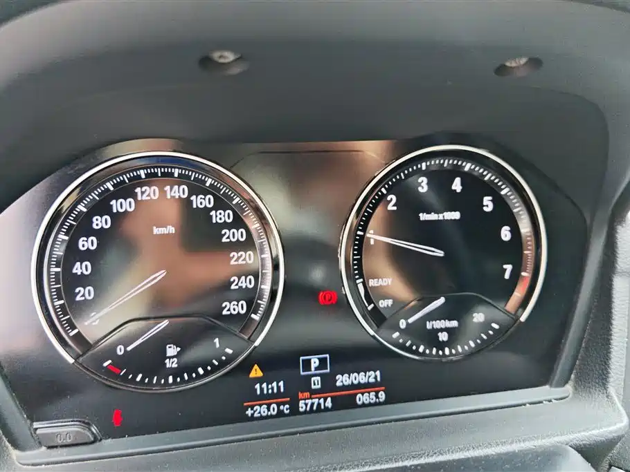 BMW 1 Series 2018 — фото 14