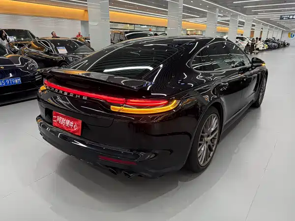 Porsche Panamera 2022