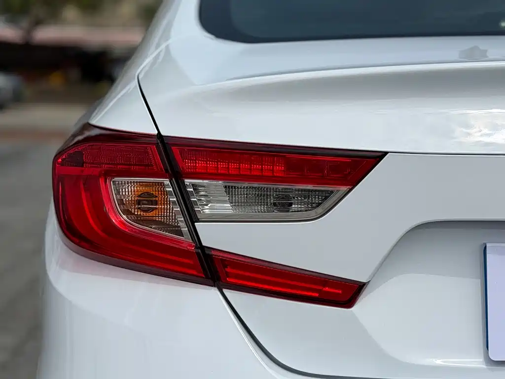 Honda Accord 2019 — фото 13