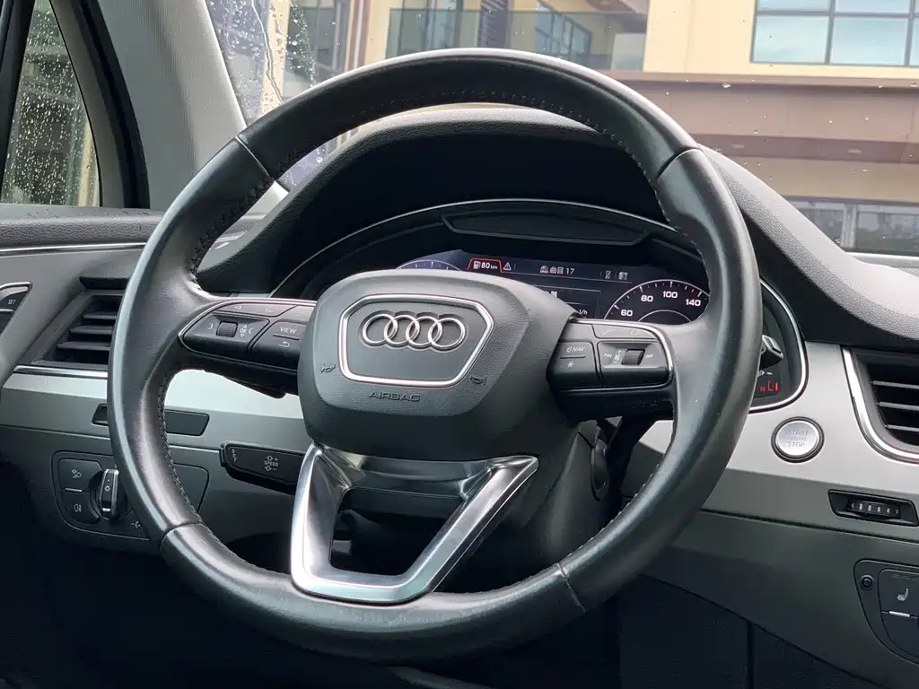 Audi Q7 2018 — фото 19