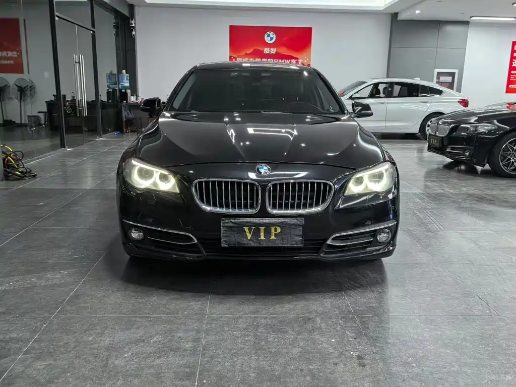BMW 5 Series 2015 — фото 1
