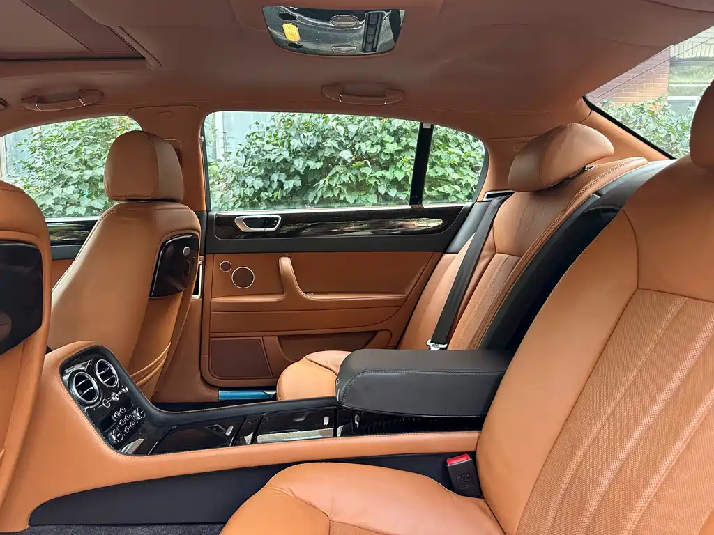 Bentley Flying Spur 2012 — фото 22