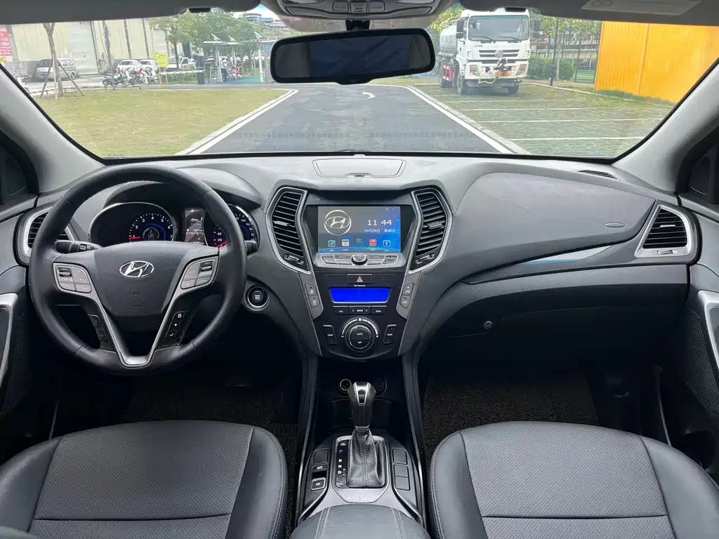 Hyundai Santa Fe 2015 — фото 53