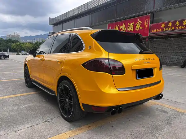 Porsche Cayenne 2011