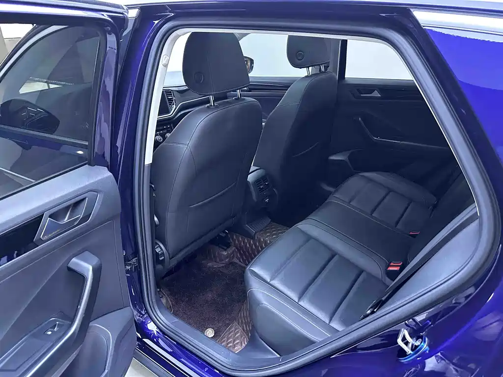Volkswagen T-Roc 2022 — фото 10