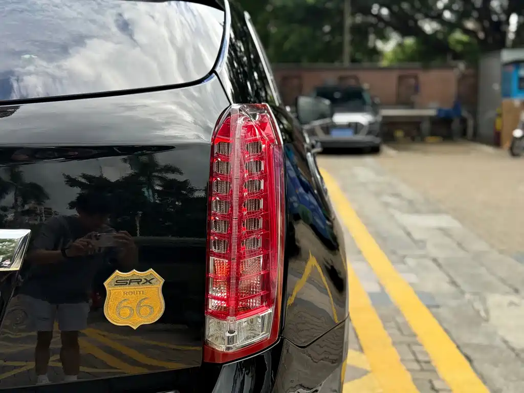 Cadillac SRX 2014 — фото 17