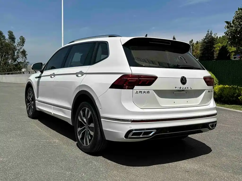 Volkswagen Tiguan L 2022 — фото 11