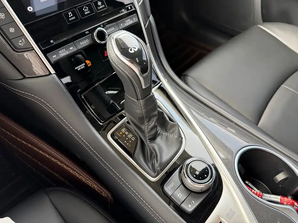 Infiniti Q50L 2019 — фото 11