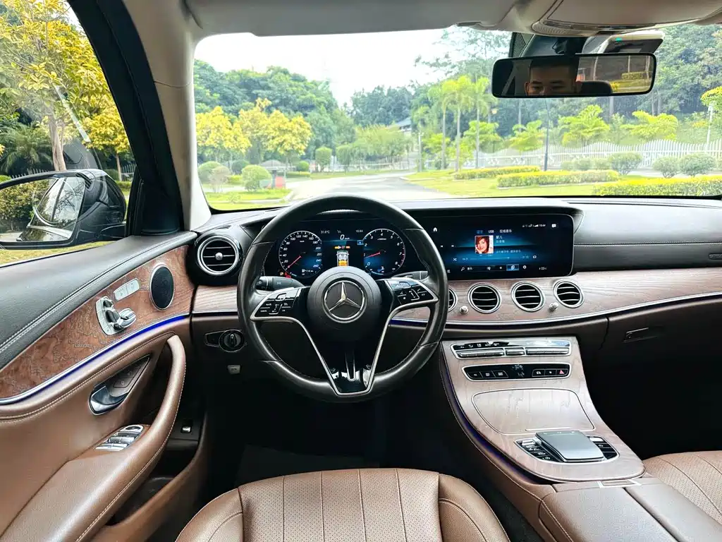 Mercedes-Benz E-Class 2022 — фото 12