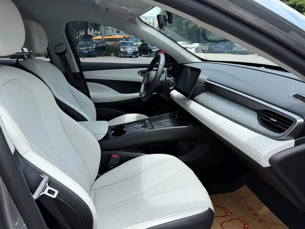 BYD Seal 05 DM-i 2025 — фото 11
