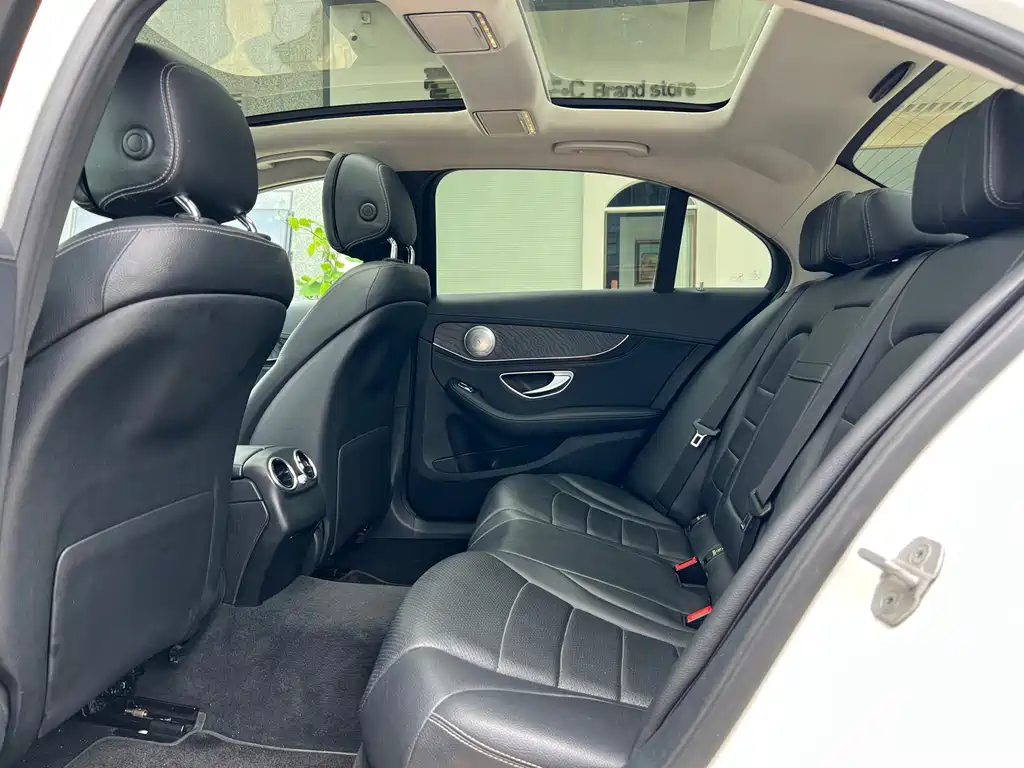 Mercedes-Benz C-Class 2015 — фото 18