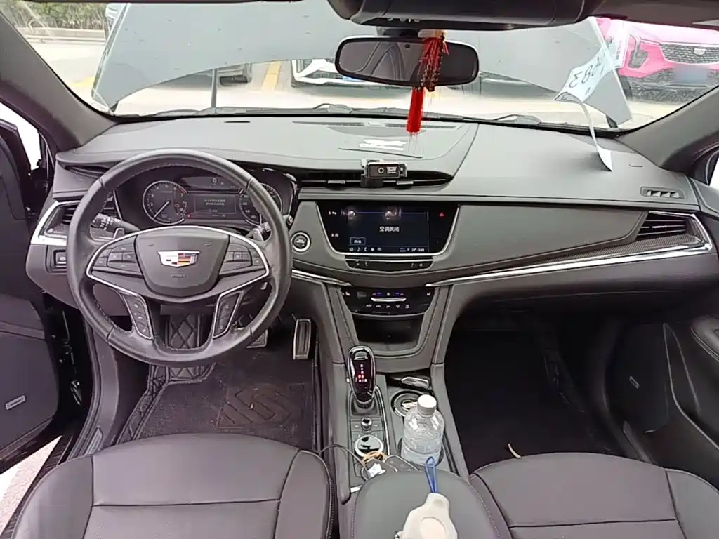 Cadillac XT5 2024 — фото 10