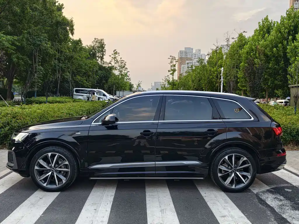 Audi Q7 2021