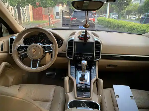 Porsche Cayenne 2016