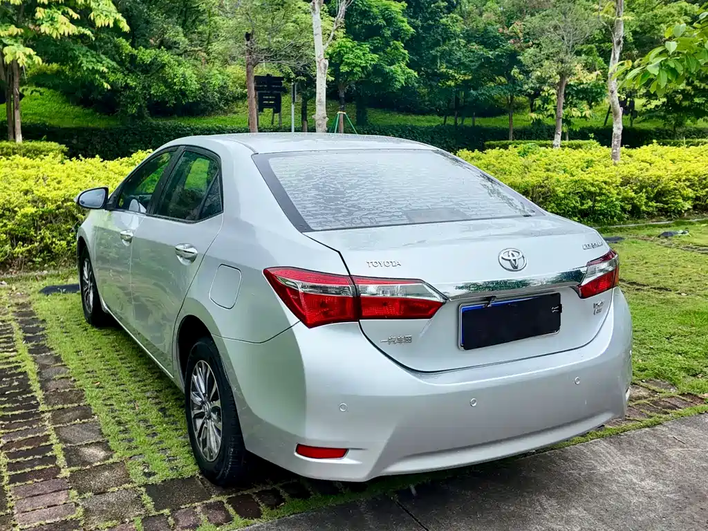 Toyota Corolla 2018 — фото 19