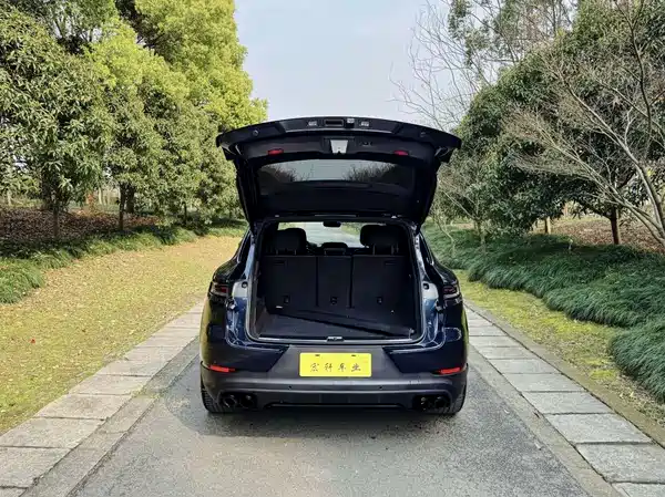 Porsche Cayenne 2025