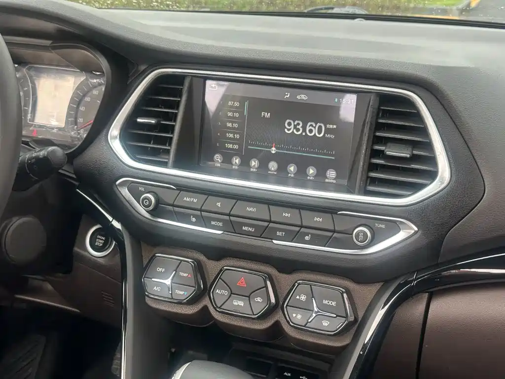 GAC Trumpchi GS4 2017 — фото 13