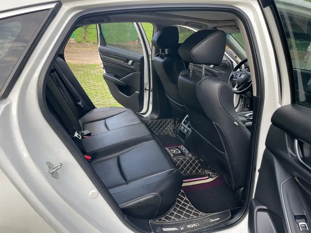 Honda Accord 2022 — фото 11