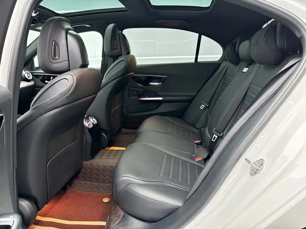 Mercedes-Benz C-Class 2023 — фото 8