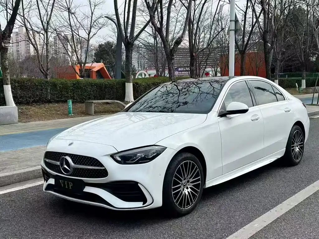 Mercedes-Benz C-Class 2025 — фото 1