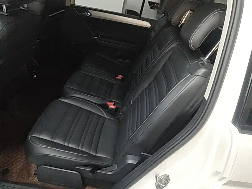 Volkswagen Touran 2018 — фото 17