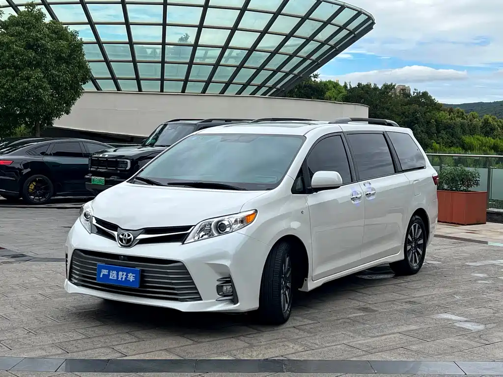 Toyota Sienna 2019 — фото 3