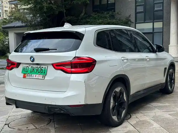 BMW iX3 2021