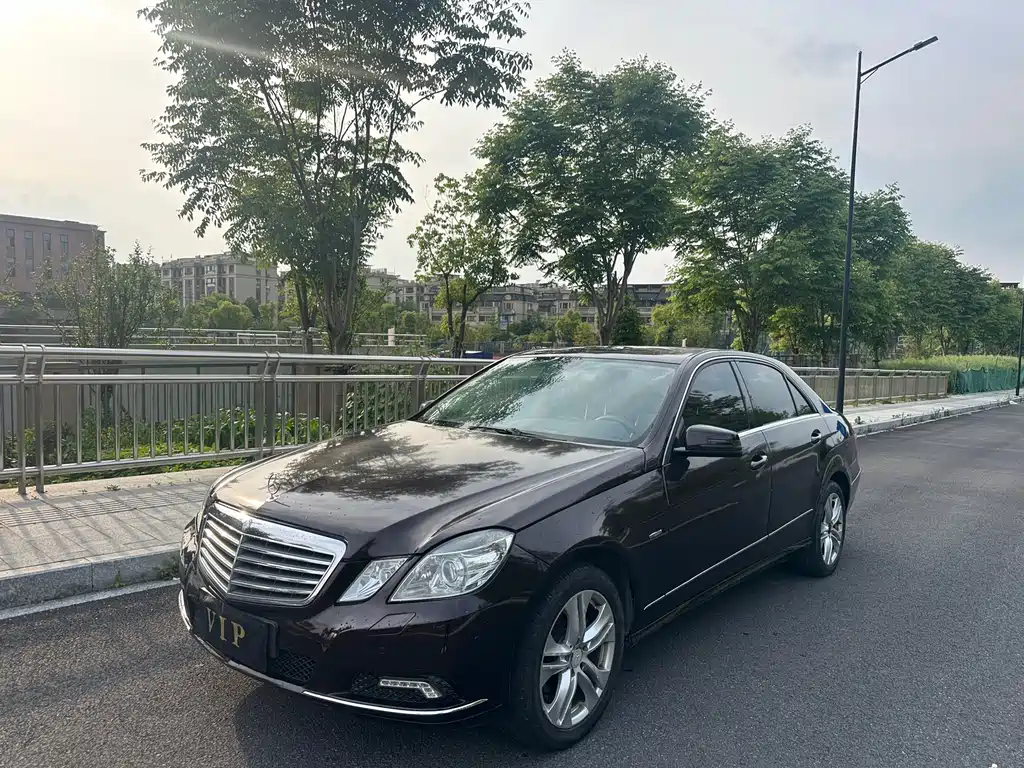 Mercedes-Benz E-Class 2010