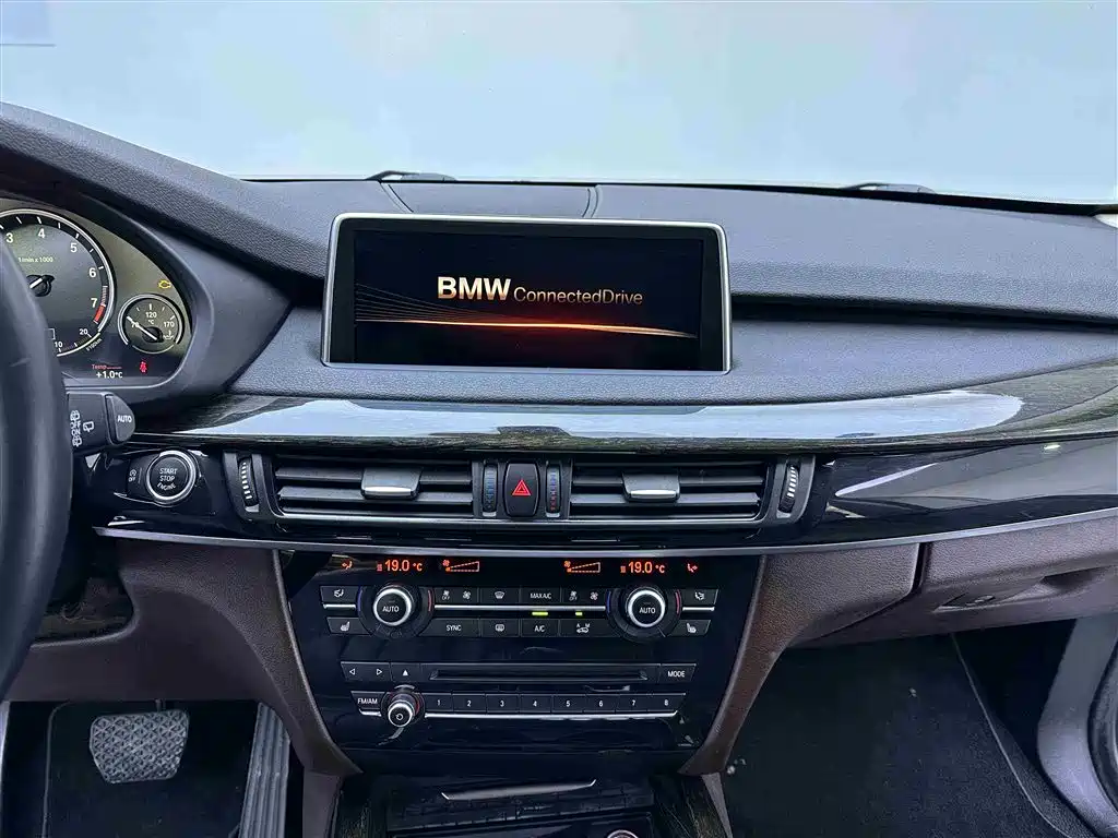 BMW X5 2015 — фото 15