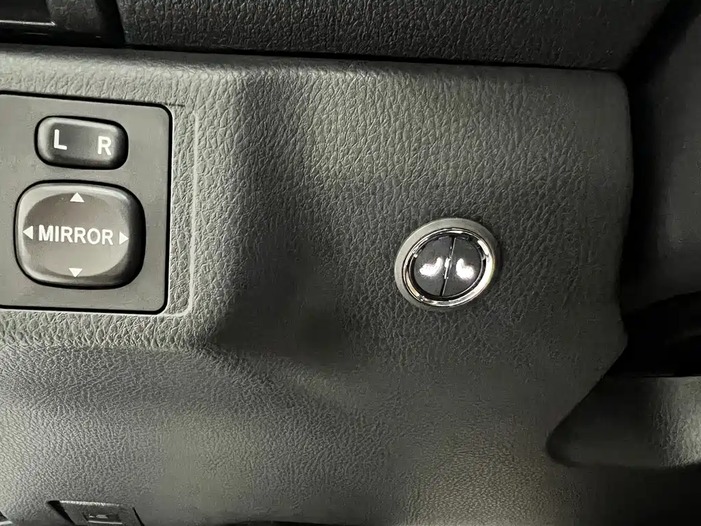 Toyota Yaris L 2023 — фото 14