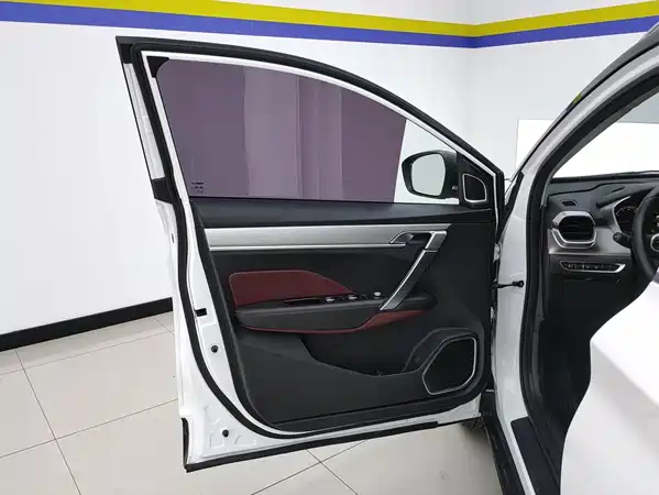 Geely Binyue 2021