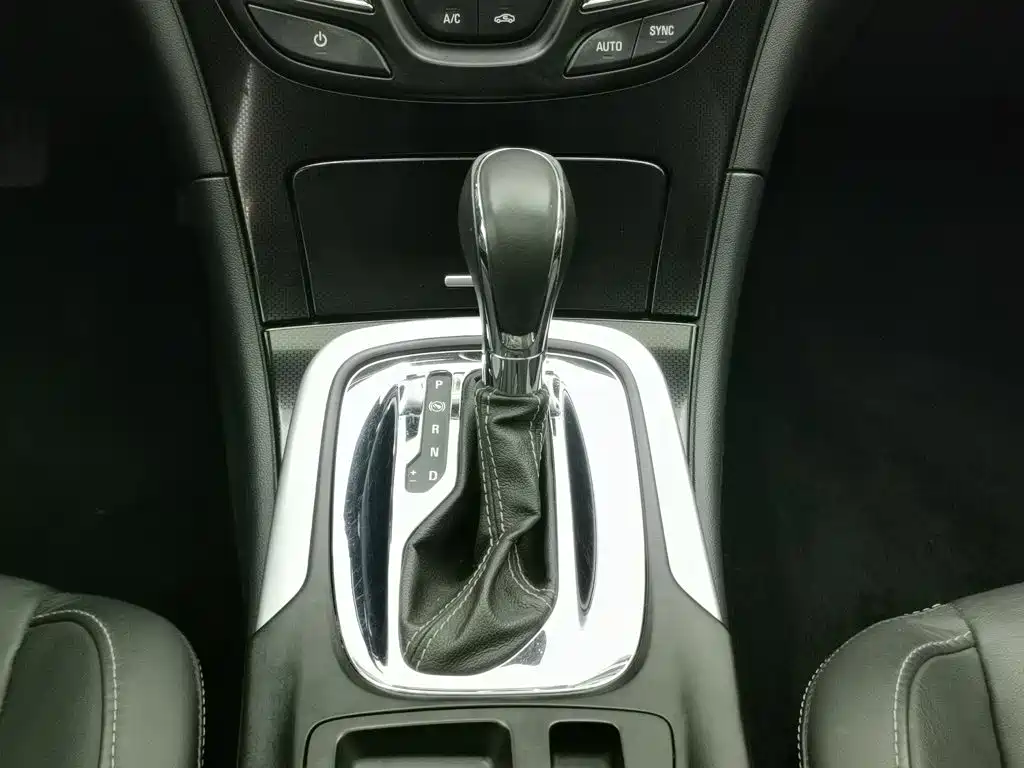 Buick Regal 2015 — фото 13