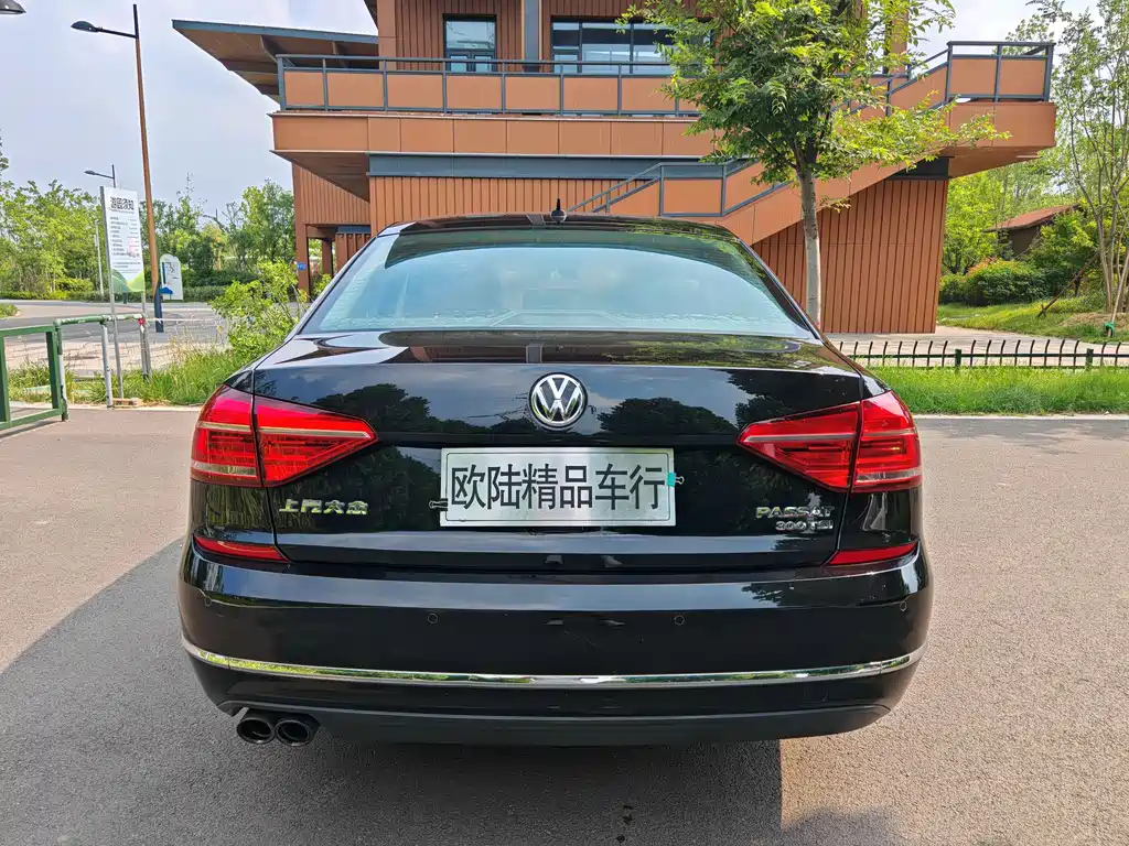 Volkswagen Passat 2017 — фото 13