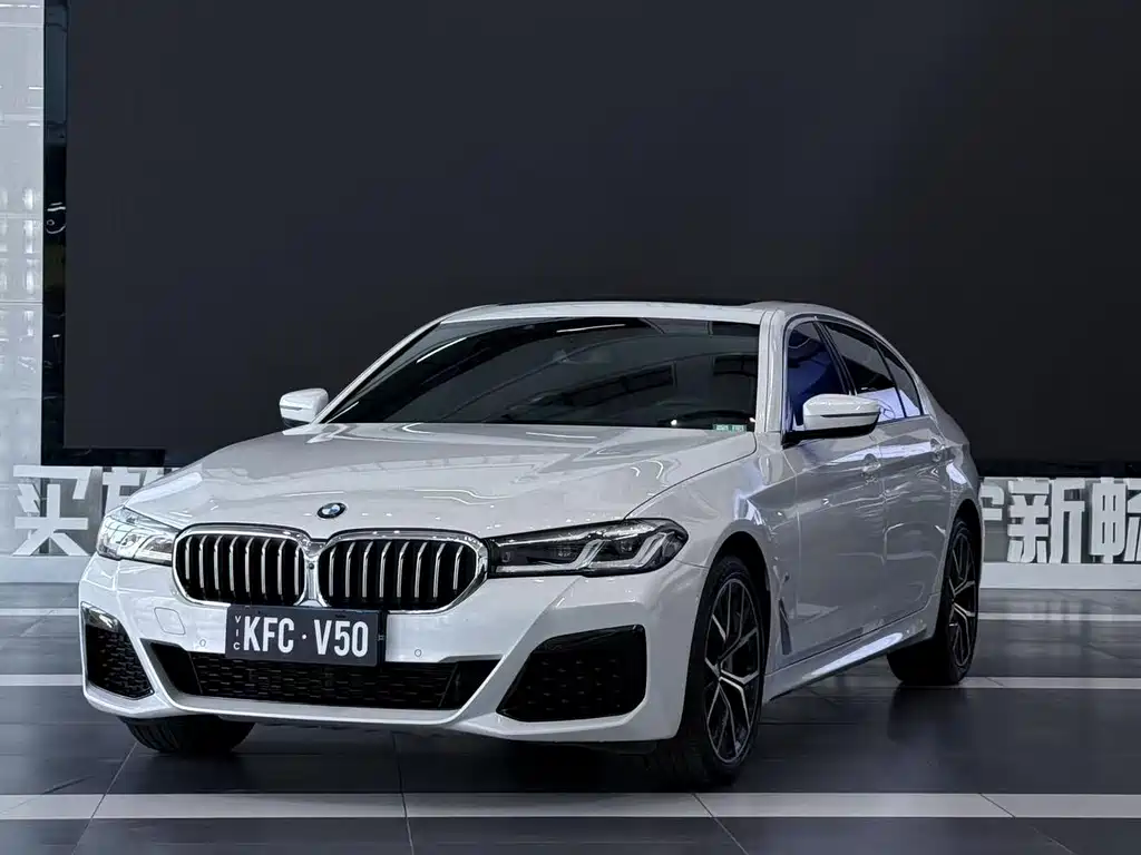BMW 5 Series 2021 — фото 1