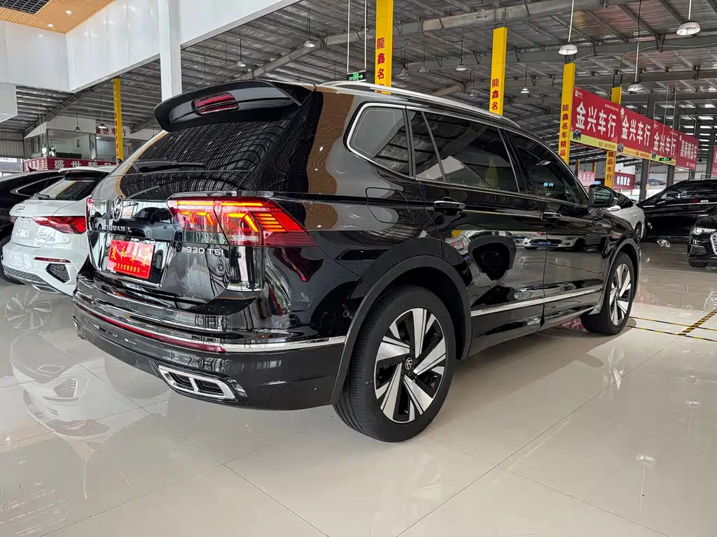 Volkswagen Tiguan L 2023 — фото 11