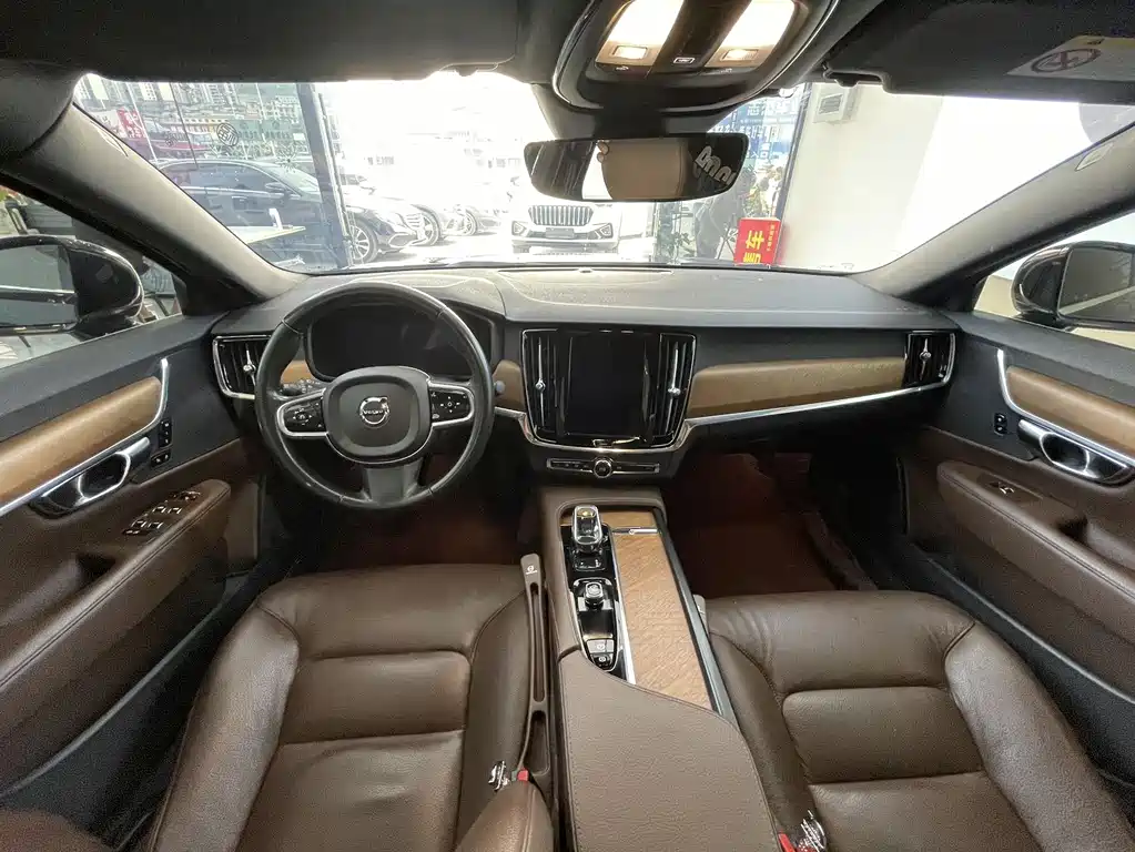 Volvo S90 2022 — фото 11