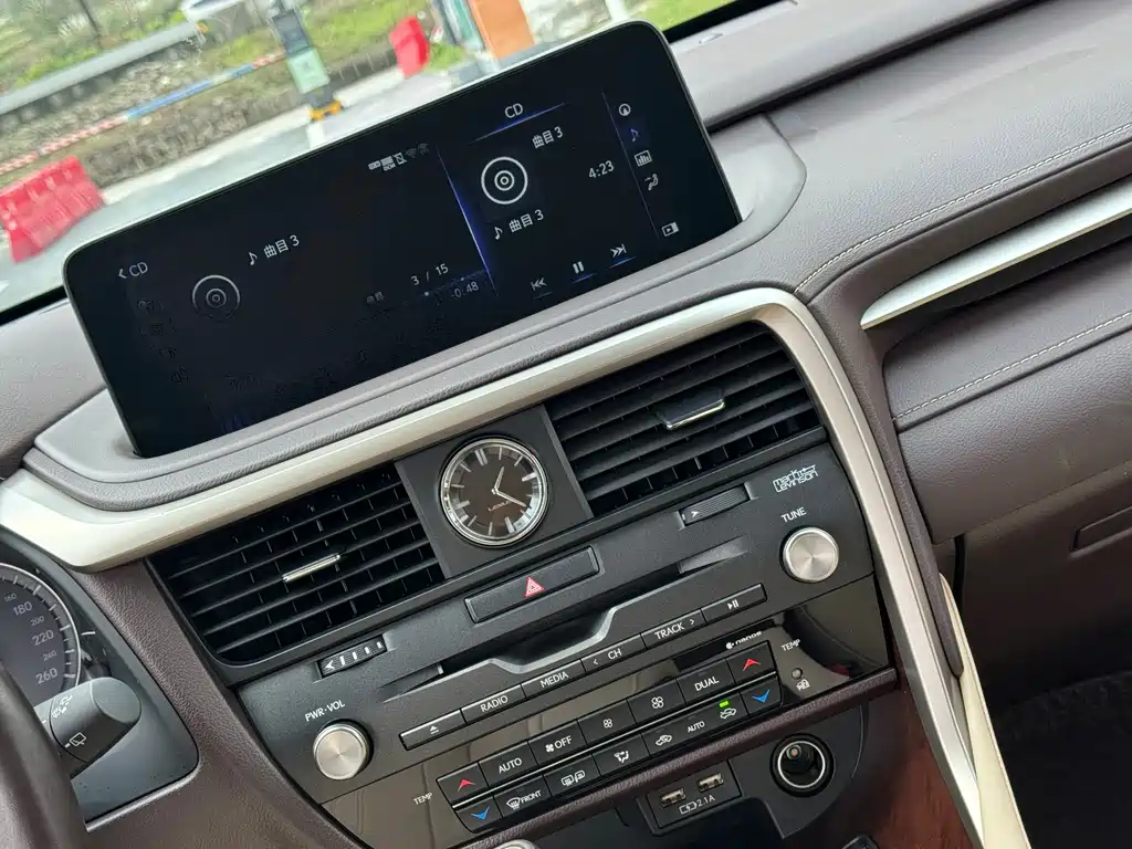 Lexus RX 2020 — фото 11