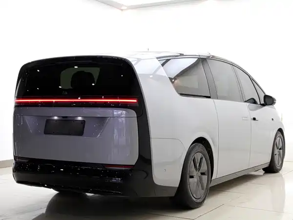 Li Auto MEGA 2024