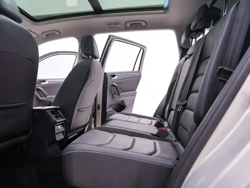 Volkswagen Tiguan L 2020 — фото 23