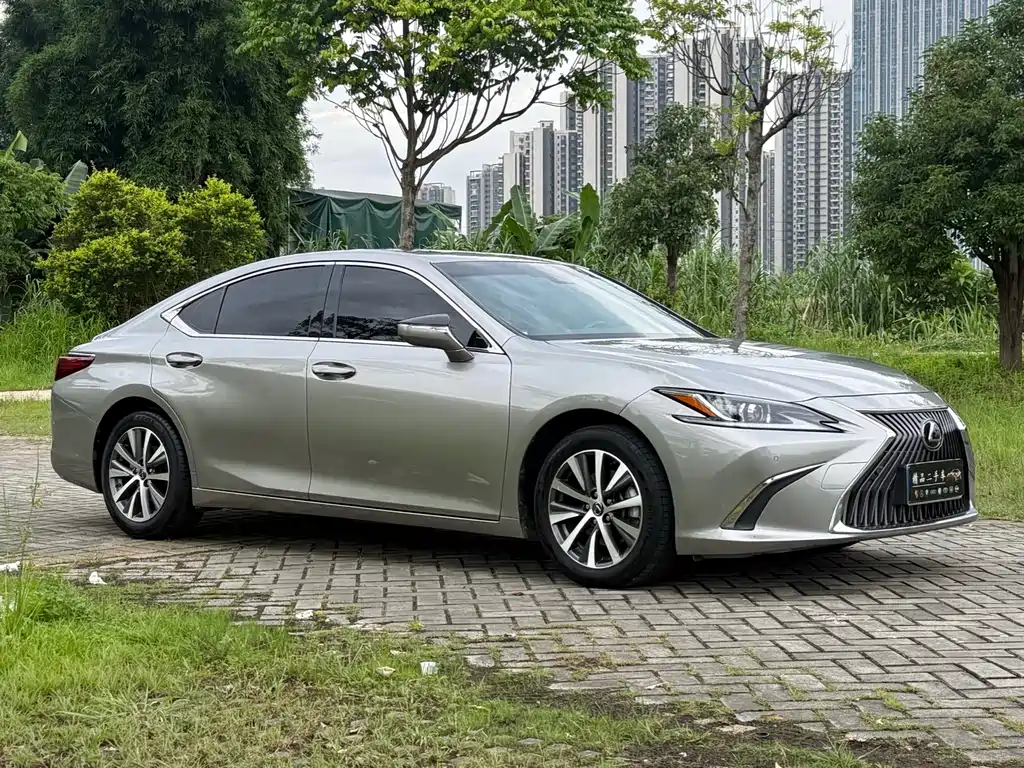 Lexus ES 2019 — фото 3