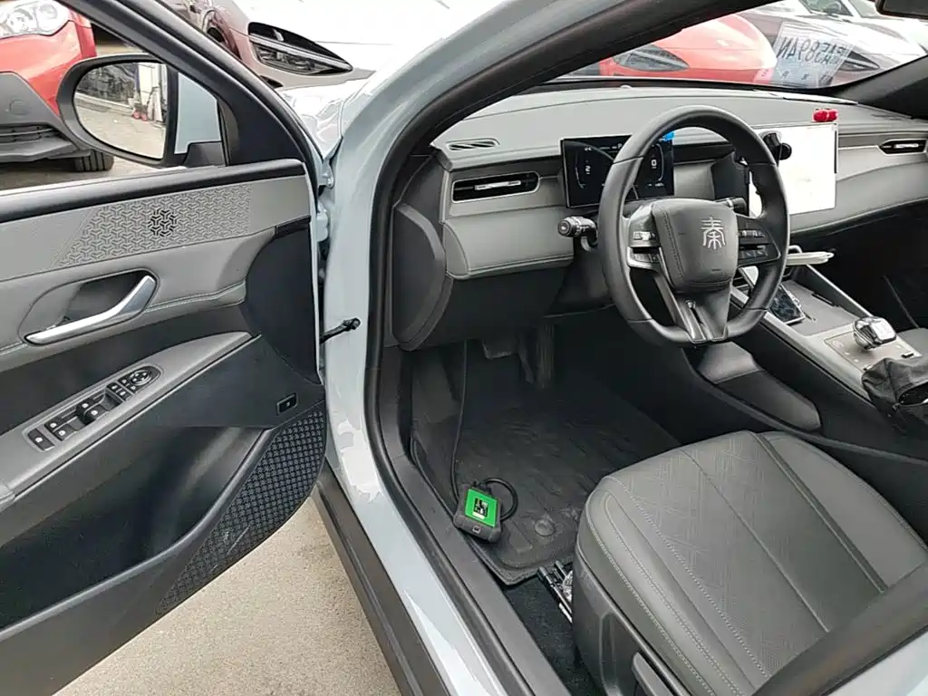 BYD Qin PLUS 2025 — фото 16